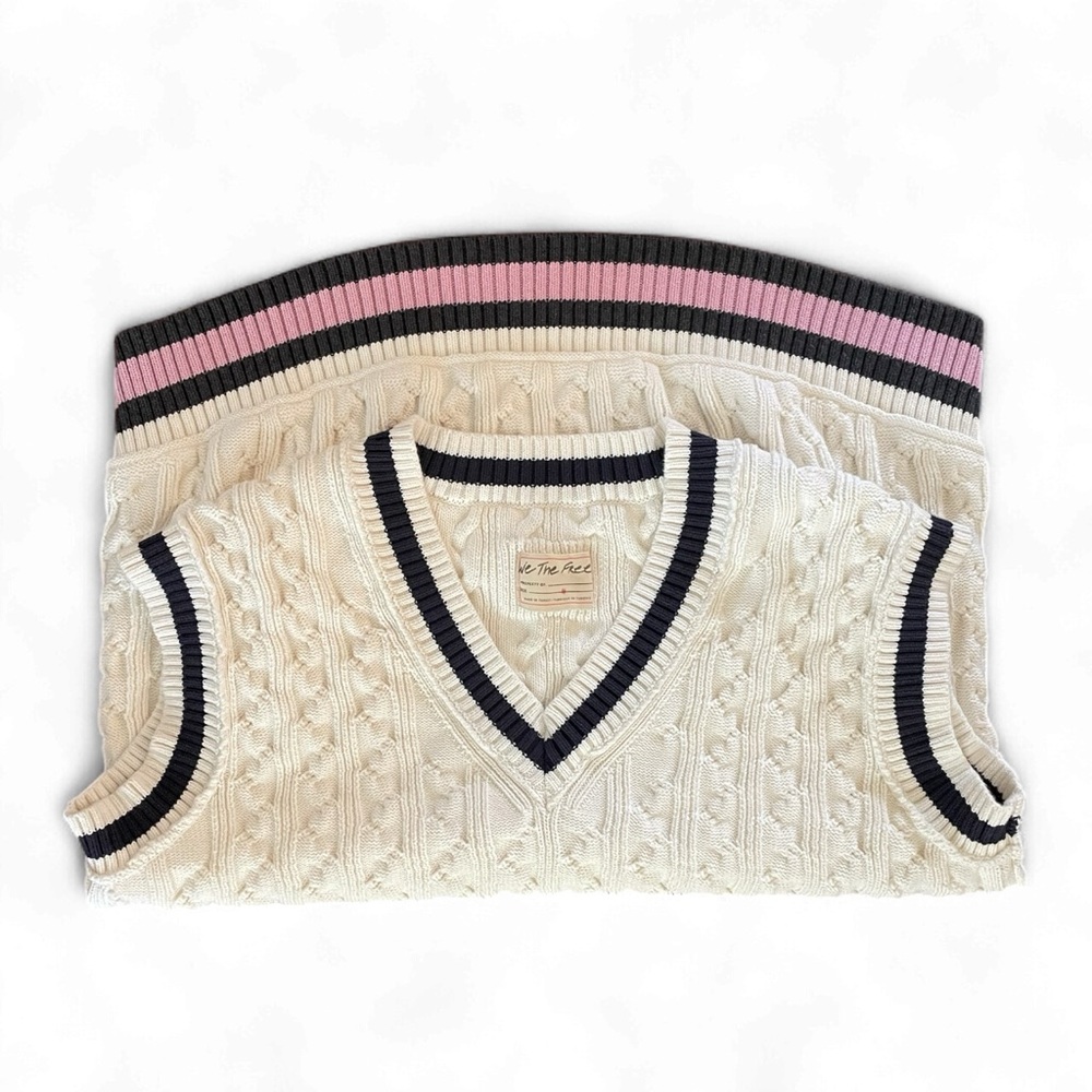Like New Free People V-Neck Sweater in White and Pink - Picture 4 of 5